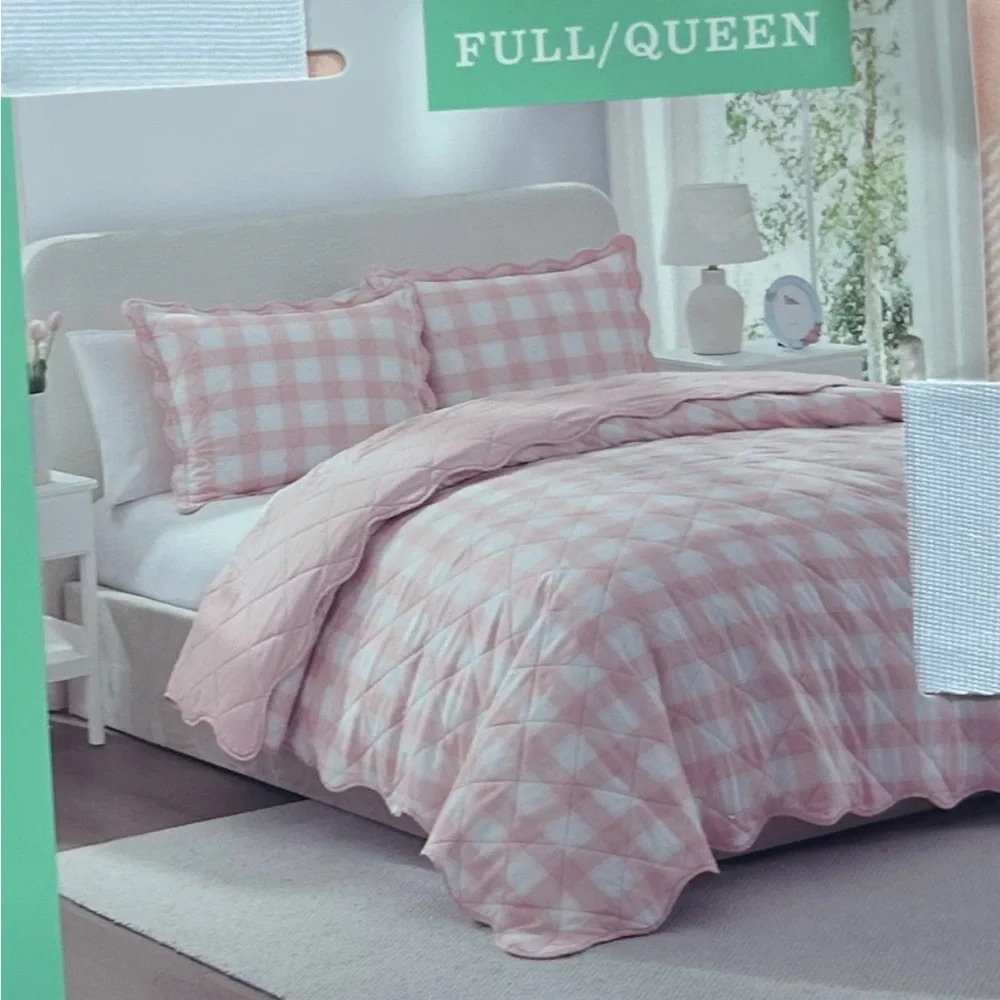 Hallmark Checkered Bliss Pink and White Full/Queen Quilt Set 90”x90”